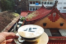 Độc đáo cà phê thuốc Bắc, thực khách muốn thưởng thức phải dùng bát