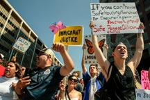 Biểu tình phản đối Tổng thống Trump hủy chương trình nhập cư DACA