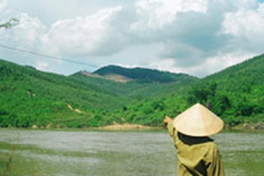 Cán bộ “cướp” rừng, dân không chốn nương thân