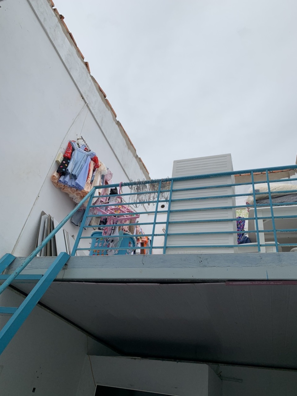 Mưa giông làm tốc mái, xiêu vẹo 17 căn nhà, bật gốc nhiều cây xanh - 10 Mưa giông làm tốc mái, xiêu vẹo 17 căn nhà, bật gốc nhiều cây xanh - 10