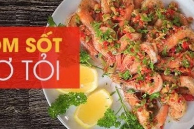 Tôm sốt bơ tỏi tươi ngon, béo ngậy, hao cơm ngày gió mùa