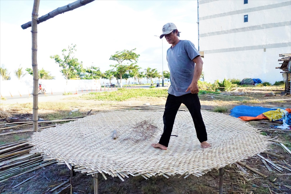 Những truyền nhân cuối cùng của tuyệt kỹ luyện thúng trăm năm - 3 Những truyền nhân cuối cùng của tuyệt kỹ luyện thúng trăm năm - 3