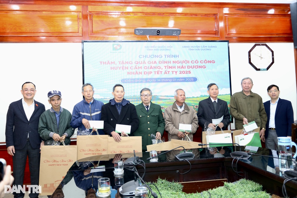 Chương trình tặng quà Tết xúc động, ấm áp tại Hải Dương - 1 Chương trình tặng quà Tết xúc động, ấm áp tại Hải Dương - 1