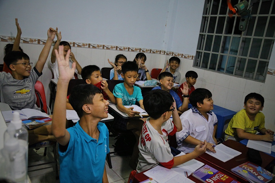 Thầy giáo công nhân 10 năm mở lớp học miễn phí cho trẻ em nghèo - 5 Thầy giáo công nhân 10 năm mở lớp học miễn phí cho trẻ em nghèo - 5