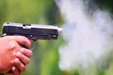 Ghen tuông, nam thanh niên dùng súng bắn tình địch