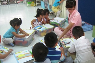 Hàng trăm tỷ đồng “kéo” giáo viên mầm non