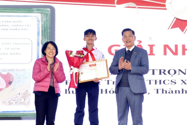 Quảng cáo mập mờ không gây hại, thuốc lá điện tử xâm nhập giới trẻ