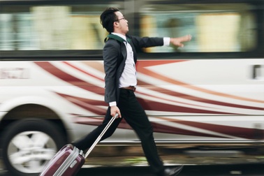 Vì sao một số người luôn đi muộn?