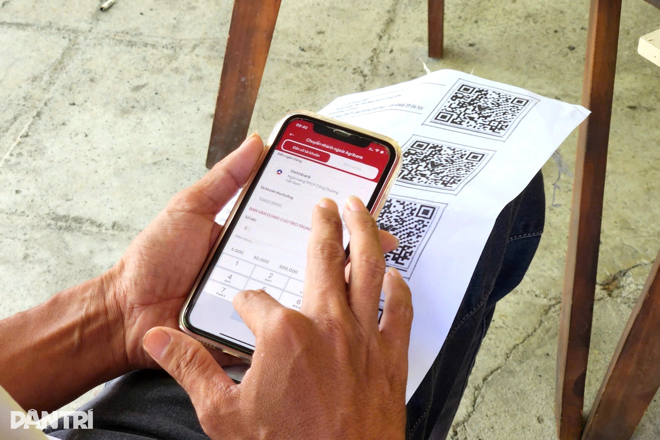 Ο ασυνήθιστος τρόπος ενός ιδιοκτήτη καφετέριας να υποστηρίζει τους ανθρώπους που επλήγησαν από καταιγίδες και πλημμύρες - 3 Cách ủng hộ đồng bào gặp bão lũ khác lạ của chủ quán cà phê - 3