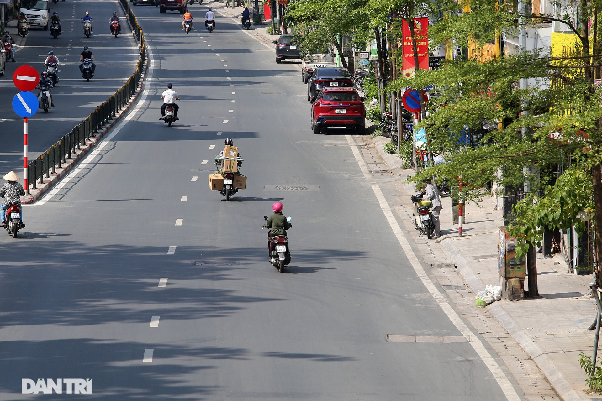 So sánh giao thông ở Hà Nội đông - vắng khác biệt khi giãn cách xã hội - 4 So sánh giao thông ở Hà Nội đông - vắng khác biệt khi giãn cách xã hội - 4