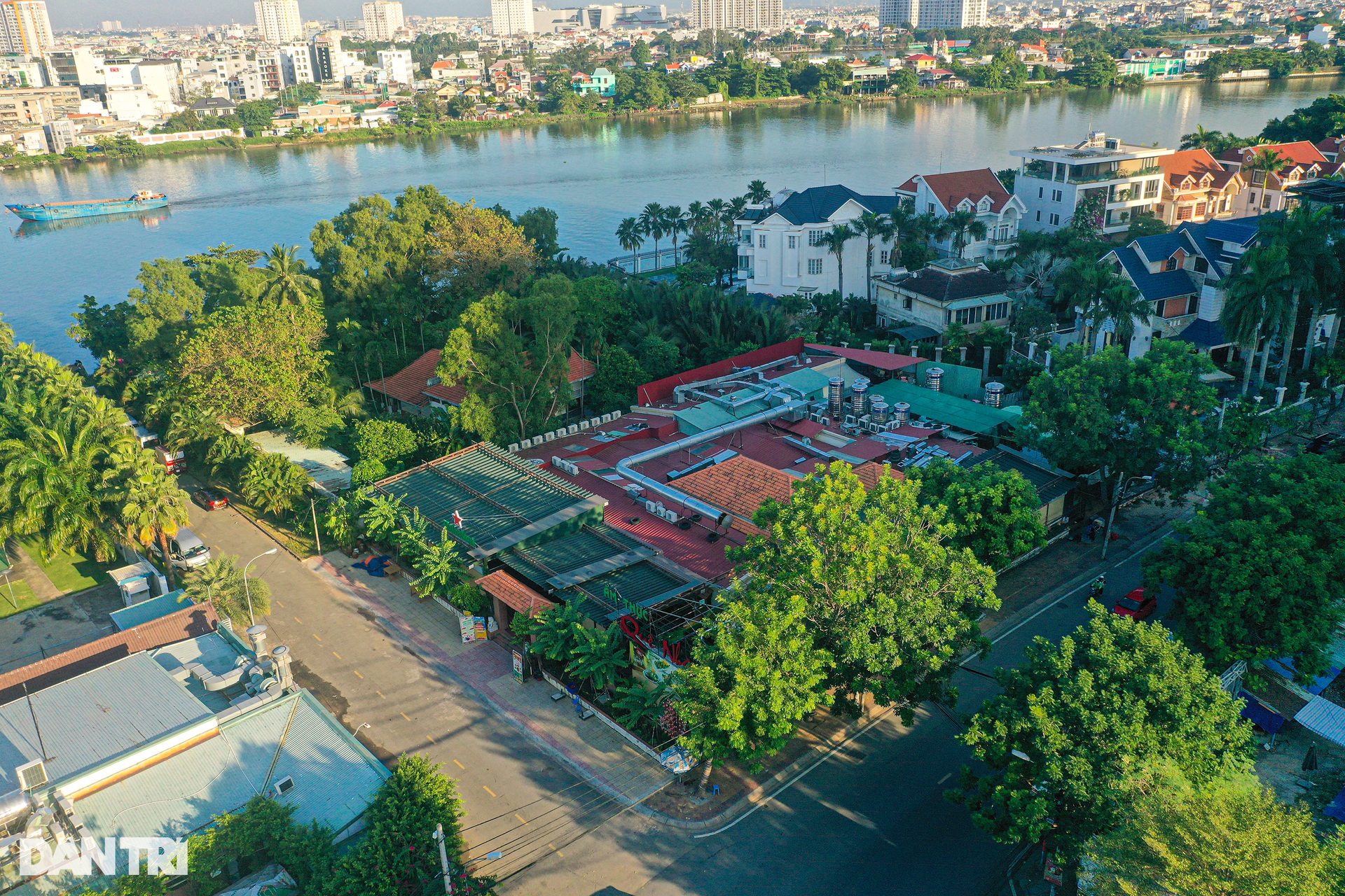 Hàng loạt biệt thự, nhà hàng xây dựng không phép ở khu nhà giàu Thảo Điền - 2 Hàng loạt biệt thự, nhà hàng xây dựng không phép ở khu nhà giàu Thảo Điền - 2