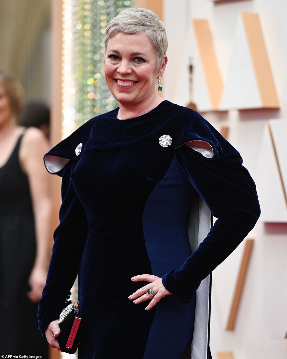 Những bộ váy thảm họa của sao trên thảm đỏ Oscars 2020 - 7 Những bộ váy thảm họa của sao trên thảm đỏ Oscars 2020 - 7