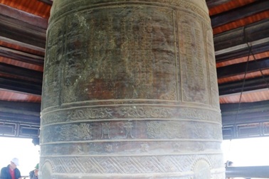 Chiêm ngưỡng chuông và trống đồng “khủng” trong ngôi chùa lớn nhất Việt Nam