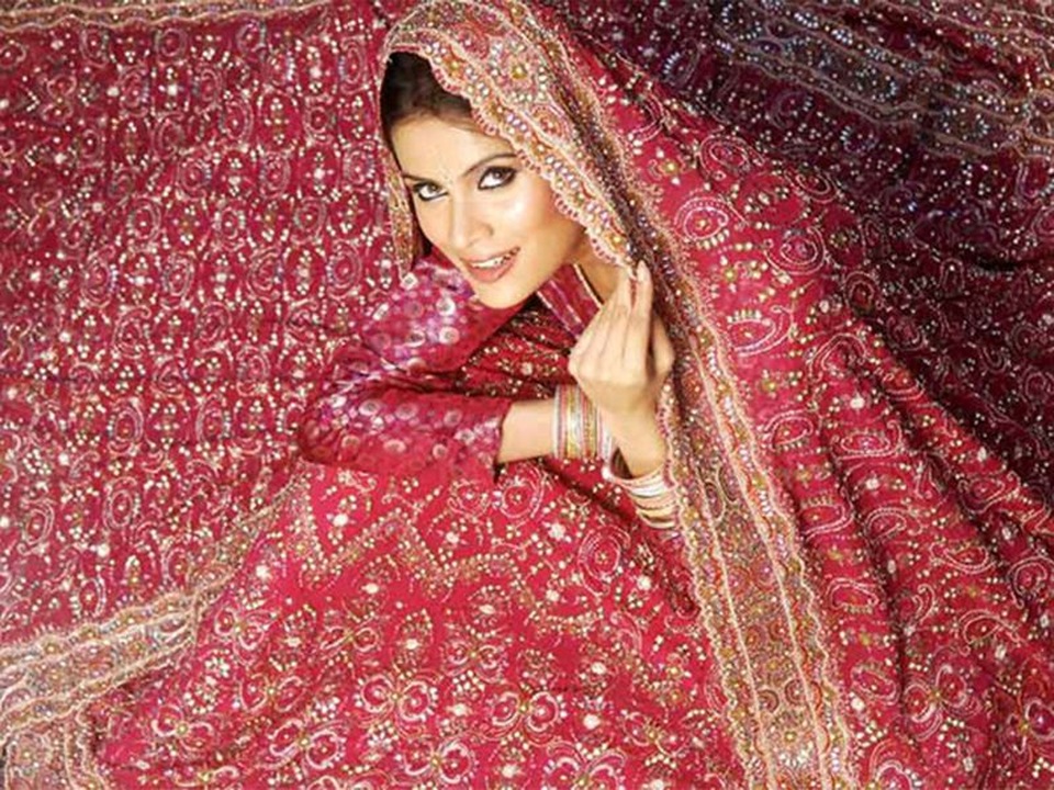 Nữ diễn viên Ấn Độ qua đời trong cô độc và rượu ở tuổi 35 - 2 Nữ diễn viên Ấn Độ qua đời trong cô độc và rượu ở tuổi 35 - 2