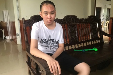 Trở về từ lằn ranh sinh tử, cậu học trò viết tiếp những ước mơ tuổi 16