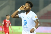 HLV Kim Sang Sik sẽ sử dụng cầu thủ nhập tịch Nguyễn Xuân Son ra sao?