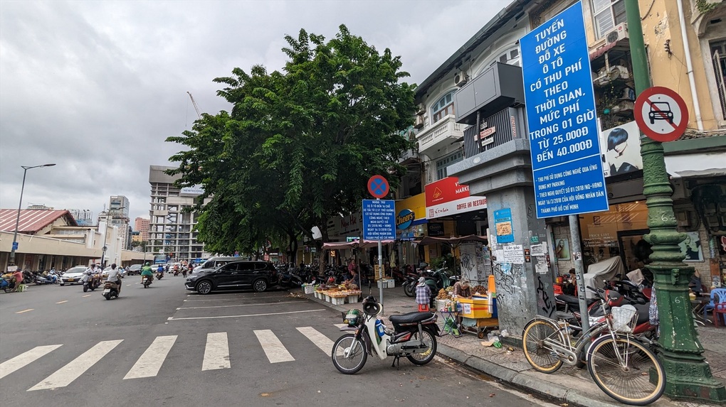 TPHCM thu 4 tỷ đồng phí đỗ xe trên 20 tuyến đường - 1 TPHCM thu 4 tỷ đồng phí đỗ xe trên 20 tuyến đường - 1