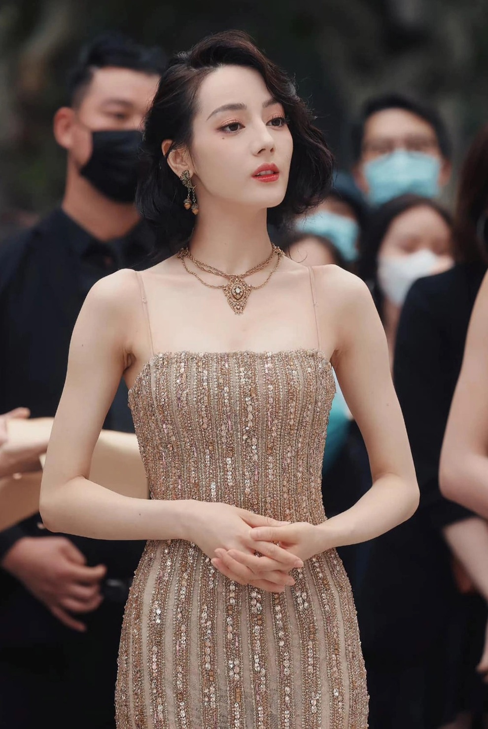 Những lần xuất hiện gây chú ý của mỹ nhân Tân Cương Địch Lệ Nhiệt Ba - 11 Những lần xuất hiện gây chú ý của mỹ nhân Tân Cương Địch Lệ Nhiệt Ba - 11
