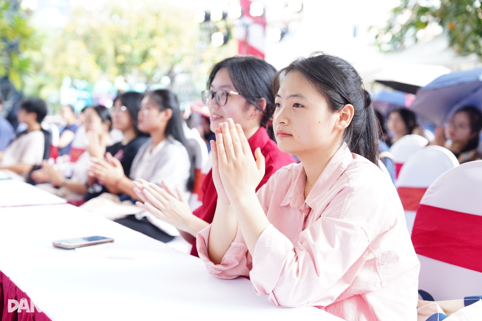 Thủ khoa ngành y học cổ truyền tiết lộ mục tiêu đầu ra sau 6 năm học - 5