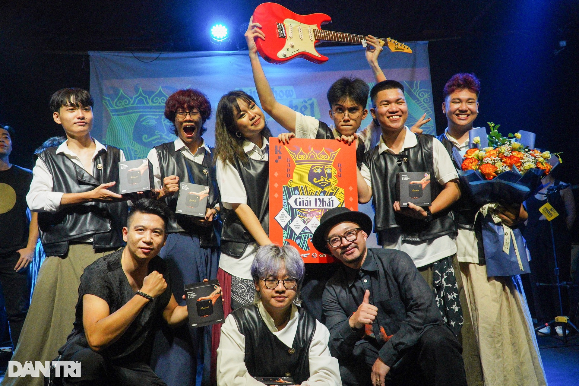 Ban nhạc trẻ Hà Nội quậy tung sân khấu, trở thành quán quân Band Đấu - 11 Ban nhạc trẻ Hà Nội quậy tung sân khấu, trở thành quán quân Band Đấu - 11