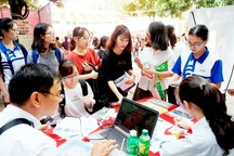 Sôi động thị trường việc làm thời vụ