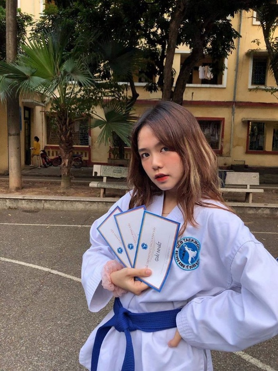 Nữ sinh CLB Taekwondo bất ngờ nổi tiếng sau clip phỏng vấn - 10 Nữ sinh CLB Taekwondo bất ngờ nổi tiếng sau clip phỏng vấn - 10