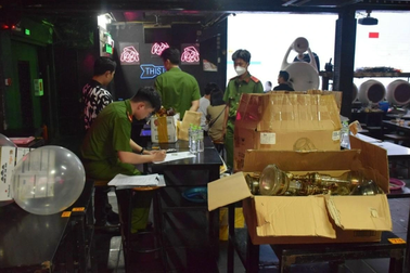 Khởi tố 6 đối tượng mua bán trái phép chất ma túy tại phố đi bộ Bùi Viện