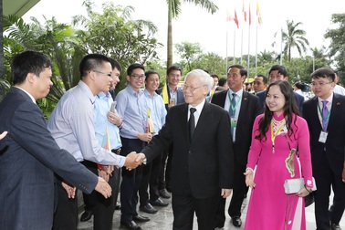 Tổng Bí thư Nguyễn Phú Trọng gặp gỡ bà con kiều bào tại Myanmar