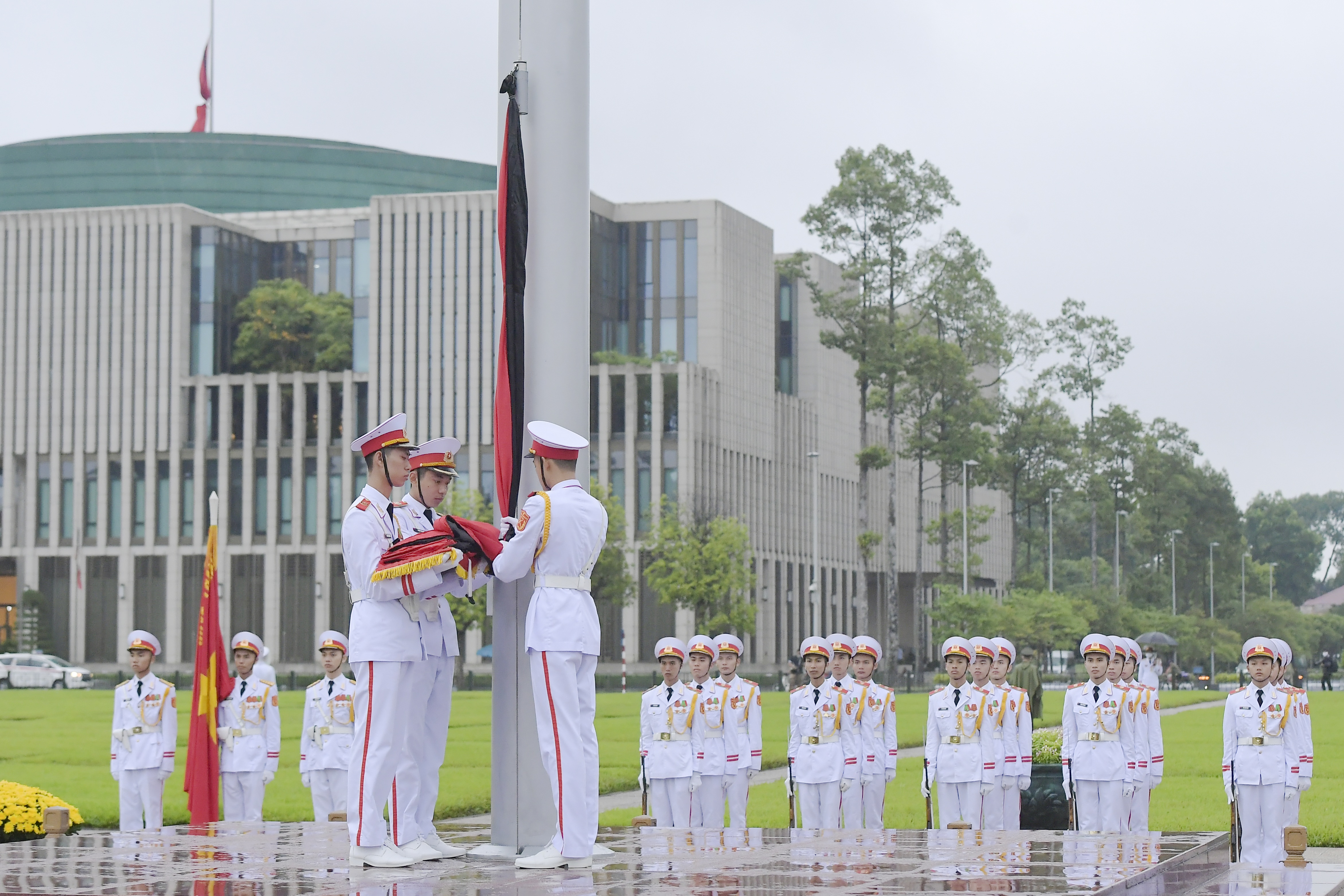 Nghi lễ thượng cờ rủ Quốc tang nguyên Tổng Bí thư Lê Khả Phiêu - 6