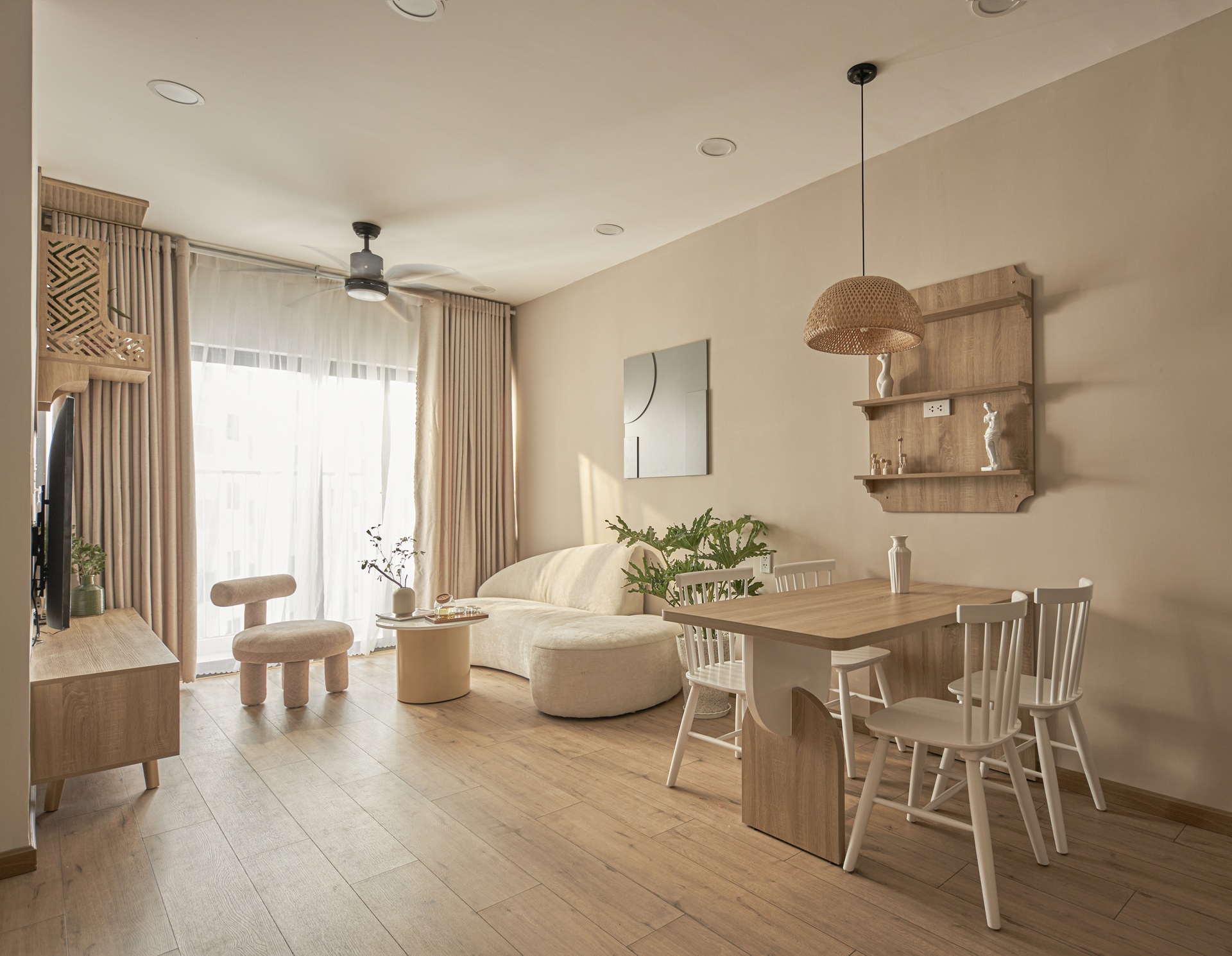 Nhà ở xã hội 63 m2 đẹp bất ngờ nhờ tông màu quốc dân vạn người mê - 4 Nhà ở xã hội 63 m2 đẹp bất ngờ nhờ tông màu quốc dân vạn người mê - 4