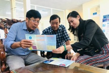 100.000 người nghèo, vùng khó "mất" thẻ bảo hiểm y tế, cách nào bù đắp?