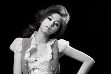 “Em út” nhóm Wonder Girls phong toả tạp chí thời trang