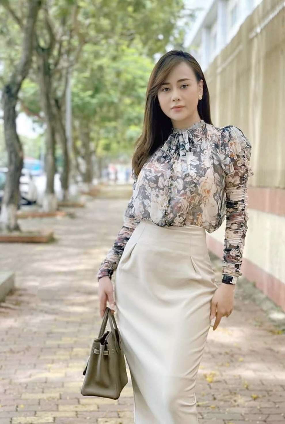 Hương vị tình thân: Nam có bầu, khán giả tranh cãi chi tiết cô ăn khế - 4 Hương vị tình thân: Nam có bầu, khán giả tranh cãi chi tiết cô ăn khế - 4