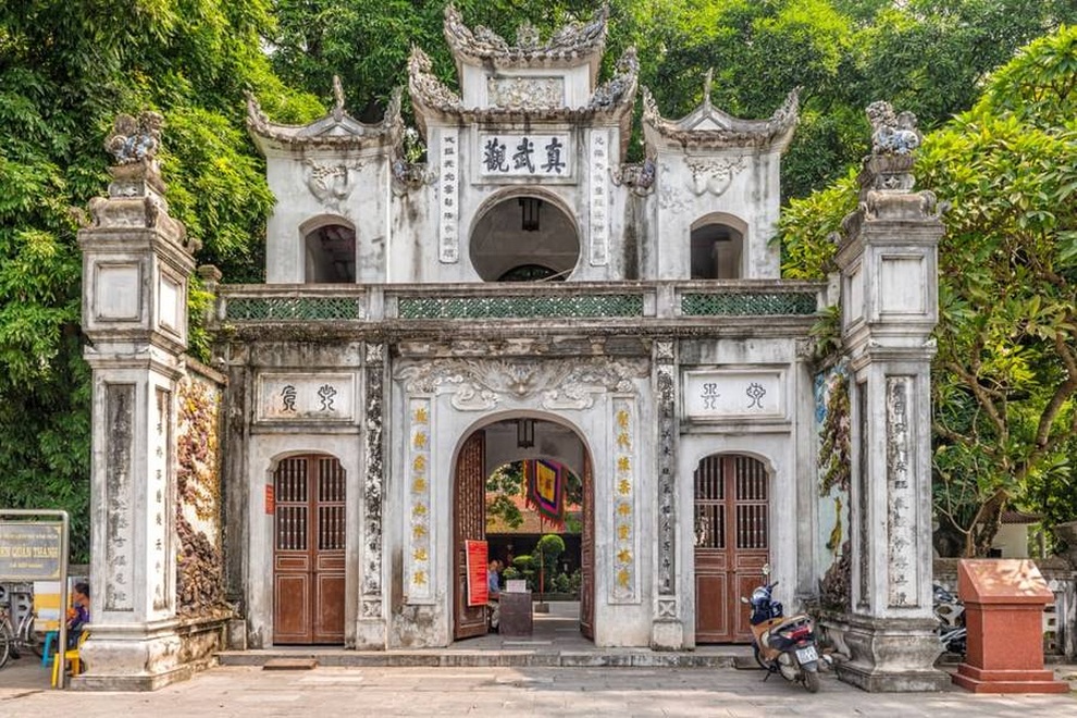 Hanoi launches night experience tour at Quan Thanh Temple - 1 Hà Nội ra mắt tour trải nghiệm đêm ở đền Quán Thánh - 1