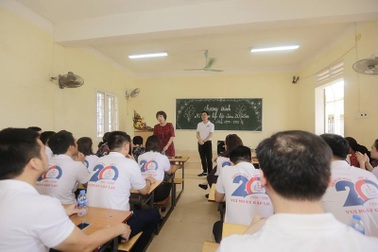 Ra trường 20 năm, đi họp lớp vẫn gần đủ sĩ số