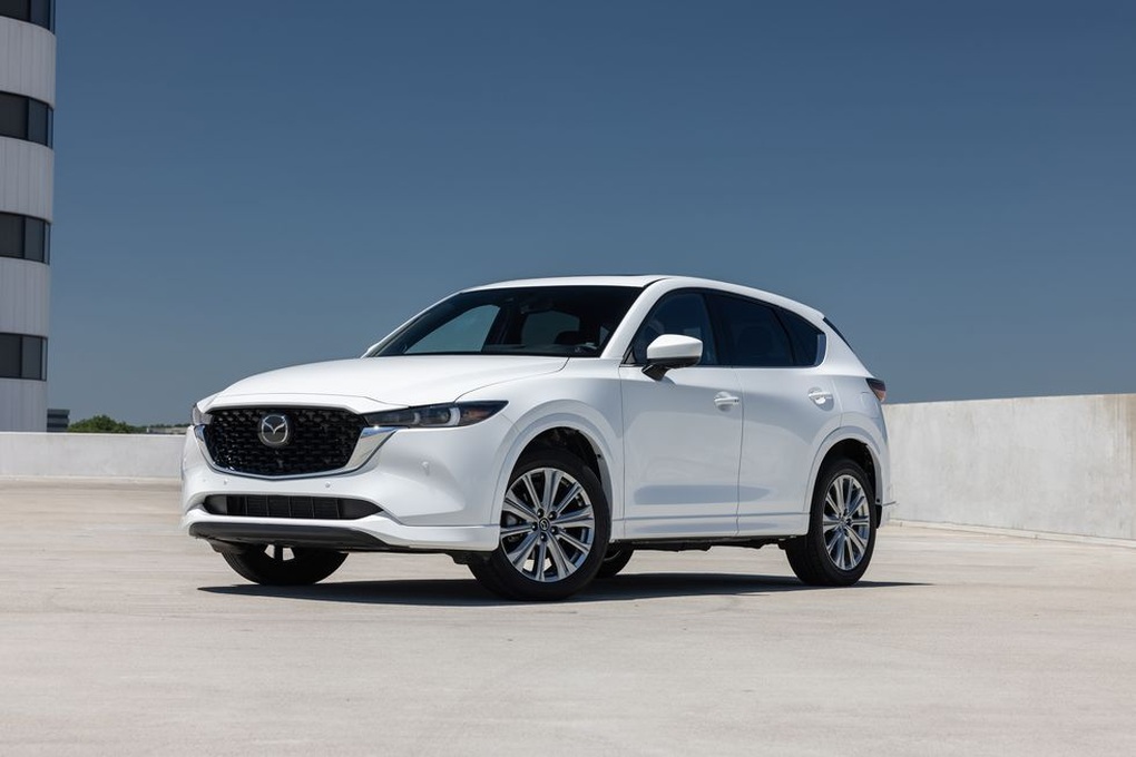 Bắt gặp Mazda CX-5 2023 tại Việt Nam, dự kiến ra mắt trong tháng 6 - 2 Bắt gặp Mazda CX-5 2023 tại Việt Nam, dự kiến ra mắt trong tháng 6 - 2