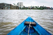 Lật ghe ở Huế khiến mẹ tử vong, con mất tích