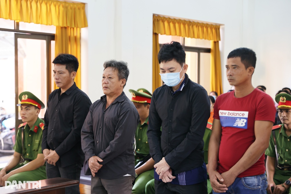 Chủ tàu lĩnh án vì đưa ngư dân đánh bắt ở vùng biển nước ngoài - 2 Chủ tàu lĩnh án vì đưa ngư dân đánh bắt ở vùng biển nước ngoài - 2