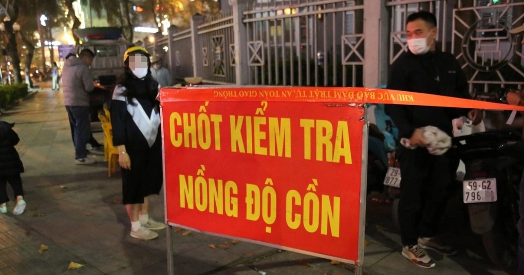 Gallery - Bộ Tư pháp nói gì về quy định cấm tuyệt đối nồng độ cồn khi lái xe? | Báo Dân trí