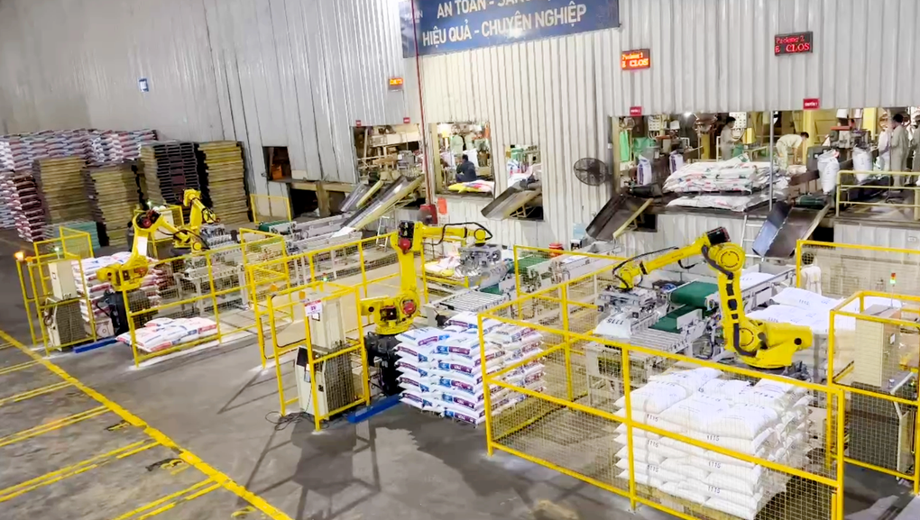 Mavin Austfeed ຢູ່ໃນ Mavin Austfeed nằm trong “Top 100 doanh nghiệp phát triển bền vững - ngành sản xuất” năm 2025 - 2