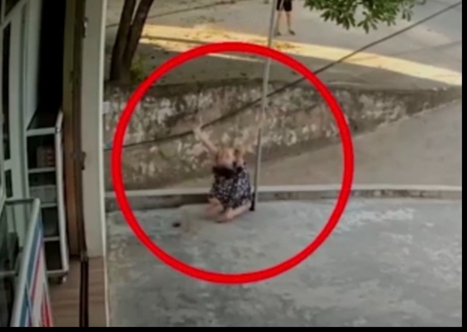 Tai nạn đuối nước, điện giật “rình rập” trẻ trong những ngày hè - 1 Tai nạn đuối nước, điện giật “rình rập” trẻ trong những ngày hè - 1