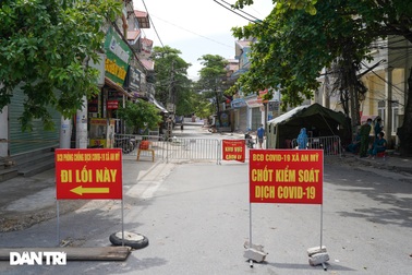 Cận cảnh khu dân cư bị cách ly hơn 2.000 người ở ngoại thành Hà Nội