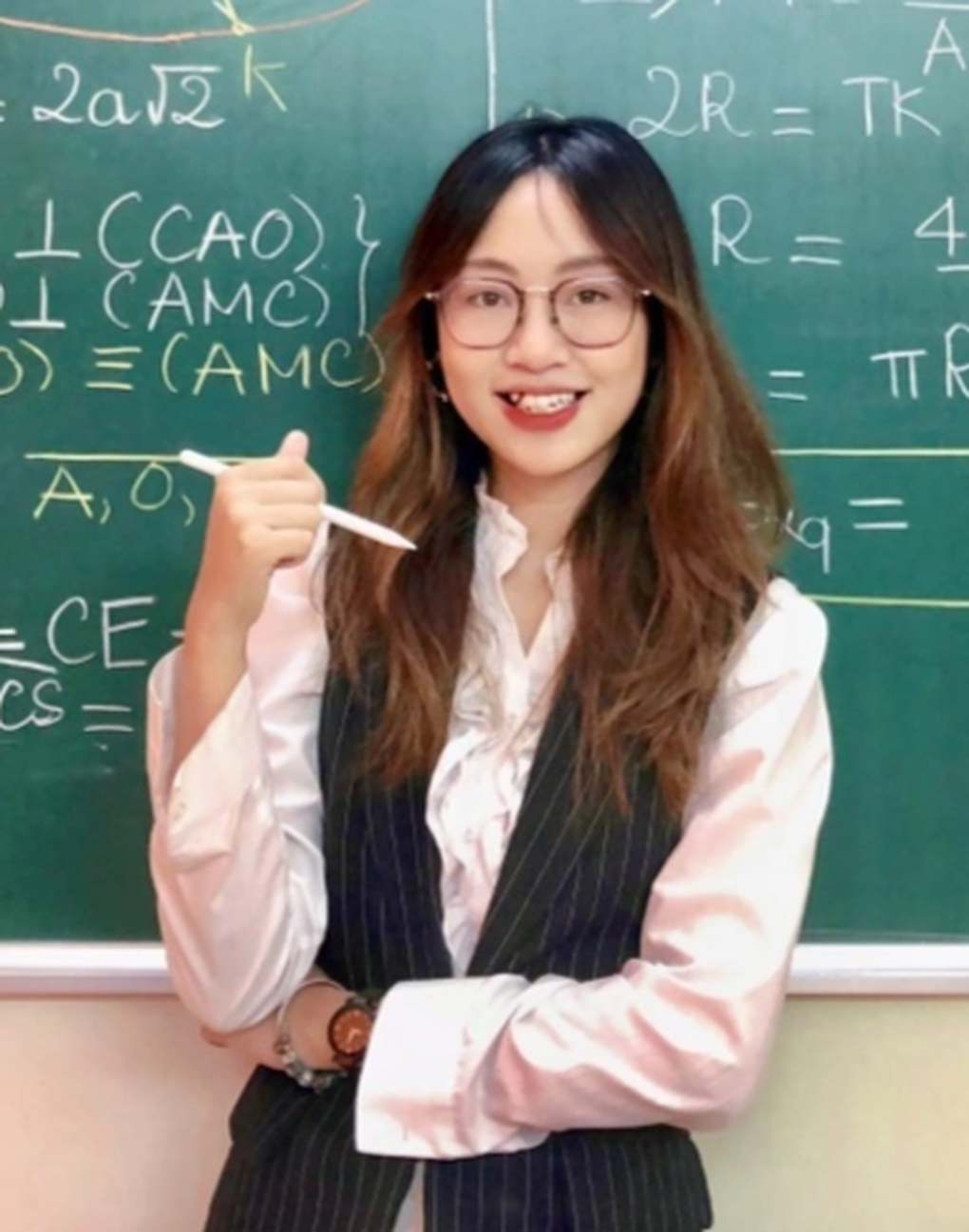 Hình ảnh các chàng trai ngồi vạ vật đợi phái nữ sắm Tết - 3 Hình ảnh các chàng trai ngồi vạ vật đợi phái nữ sắm Tết - 3