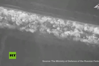 UAV sát thủ Nga lao thẳng mục tiêu, bắn nổ lựu pháo Ukraine