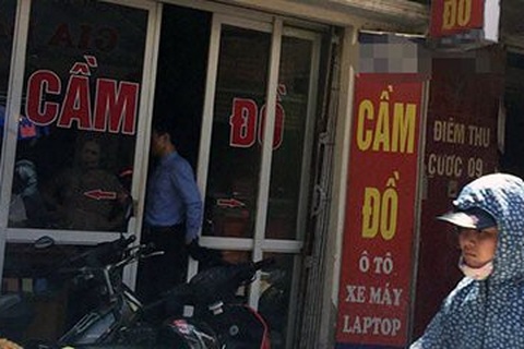 Thua đau vì Argentina: Dân độ cầm 500 chiếc smartphone, tiệm cầm đồ cháy két