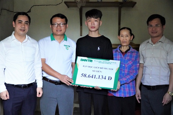 Hơn 137 triệu đồng đến với người mẹ dị tật nuôi con bệnh tim