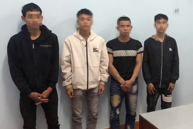 Bốn thanh thiếu niên hiếp dâm cô gái 16 tuổi sau cuộc nhậu