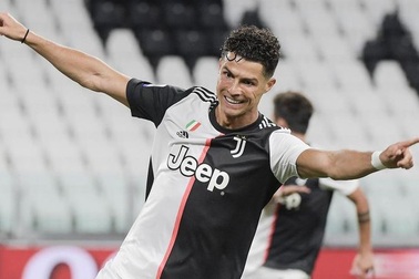 C.Ronaldo bứt phá mạnh mẽ ở cuộc đua Chiếc giày vàng