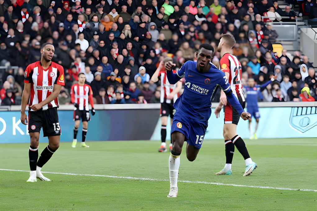 Chelsea vất vả giành một điểm trên sân Brentford - 1