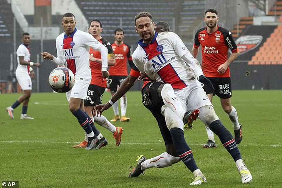 Neymar lập cú đúp, PSG vẫn thua sốc đội gần bét bảng Lorient - 3 Neymar lập cú đúp, PSG vẫn thua sốc đội gần bét bảng Lorient - 3